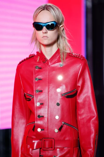 Look 94